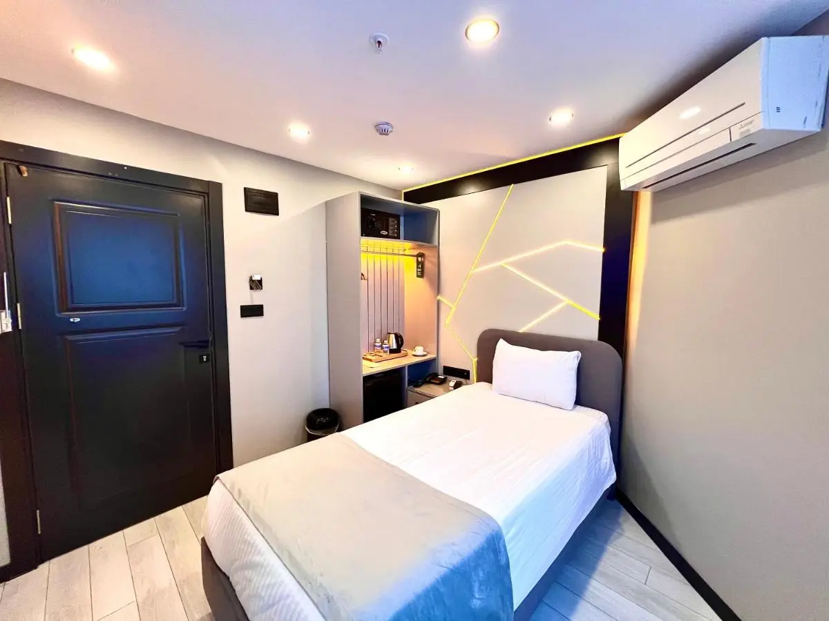 White Corner Hotel