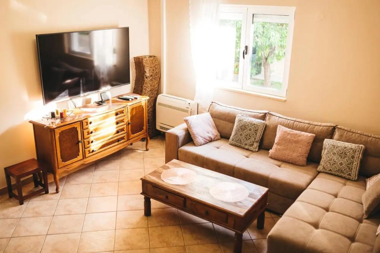 Villa Gana-Green Oasis with Heated Pool