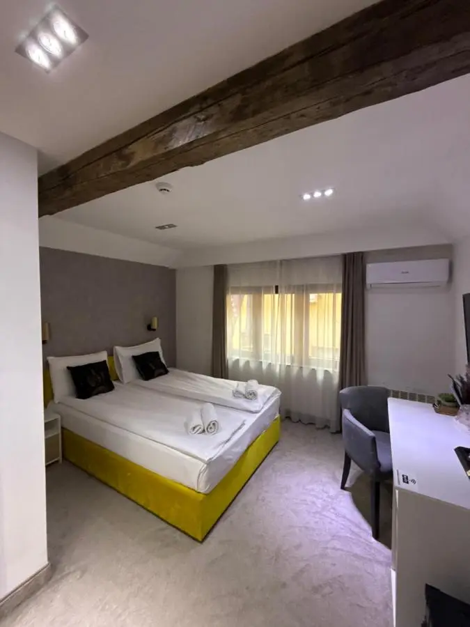 Deluxe Nortel Hotel