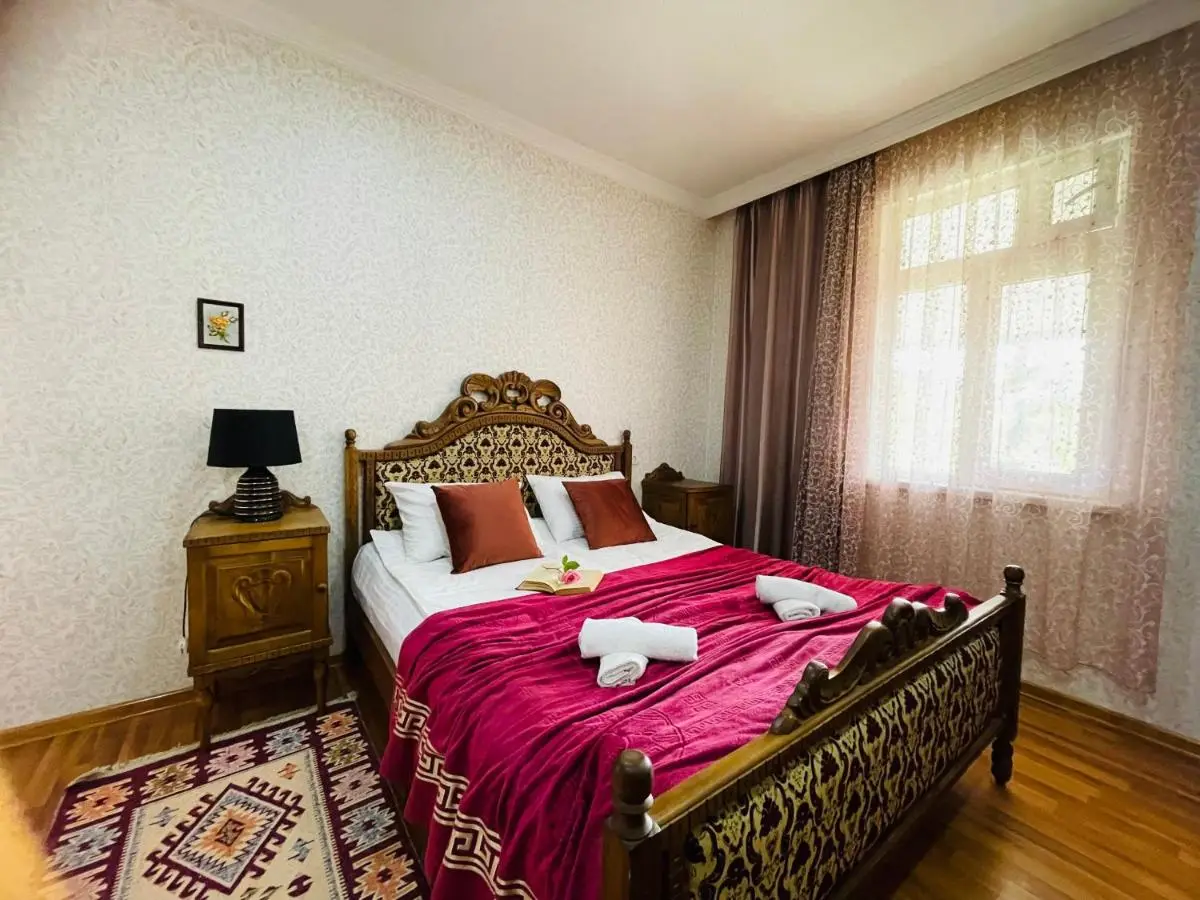 House - Kutaisi International Airport 15 Minutes- Quiet cozy house with parking