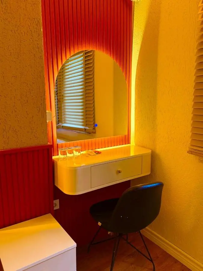 elisa hotel
