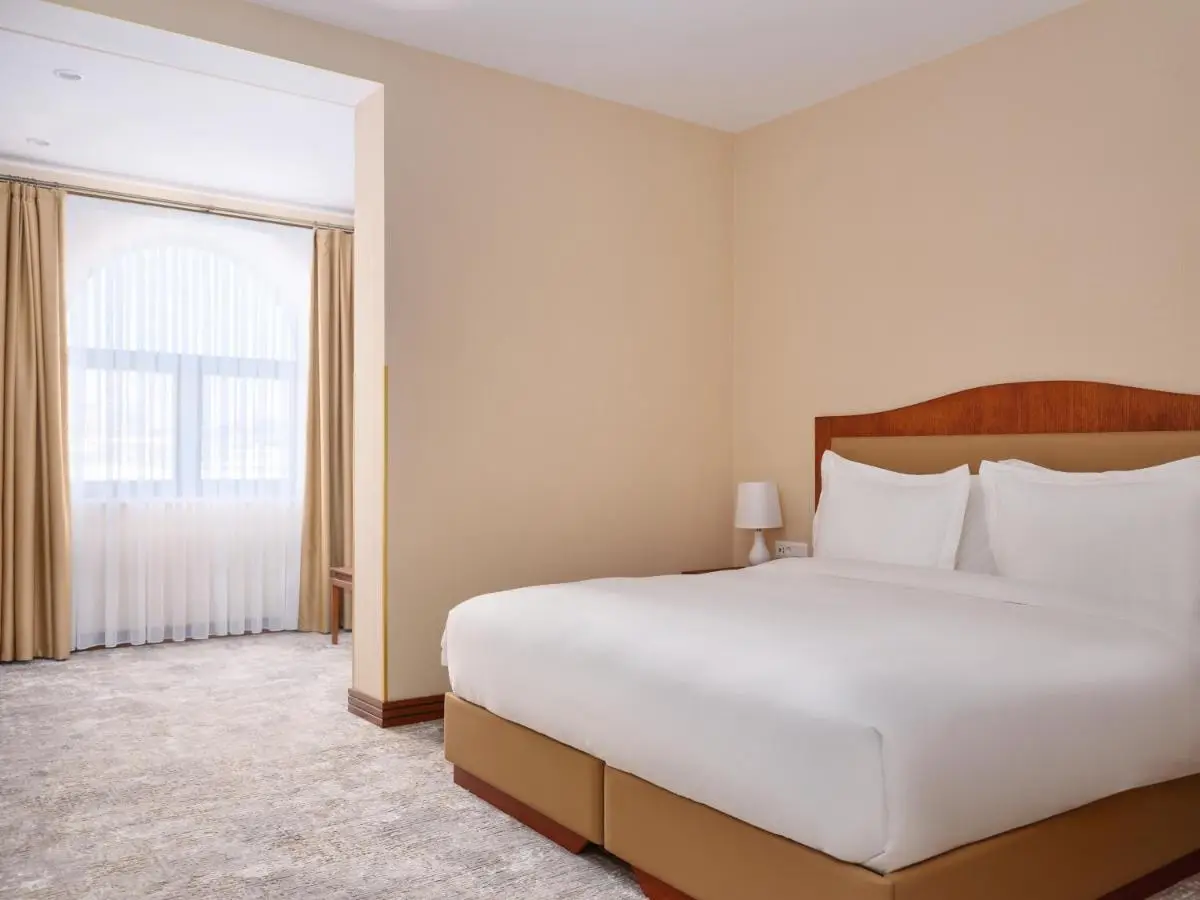 The Central Point Hotel Baku