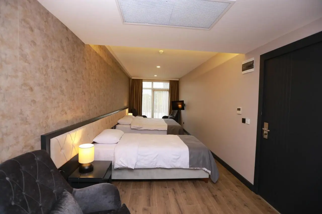 PENTAHOR HOTEL