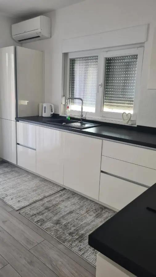 Apartment Merry Harmony Heights - Balcony & Free Garage & Parking