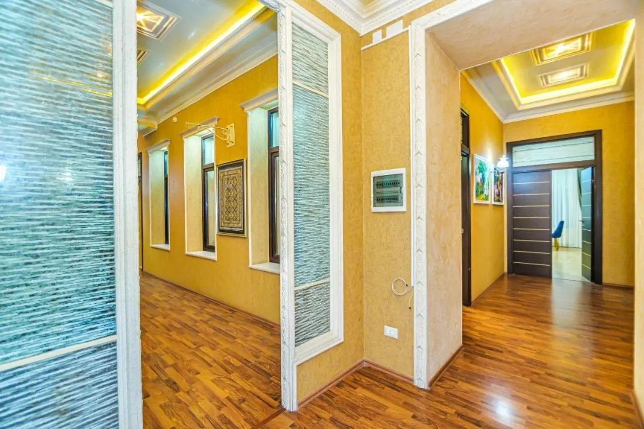 Four seasons apartment