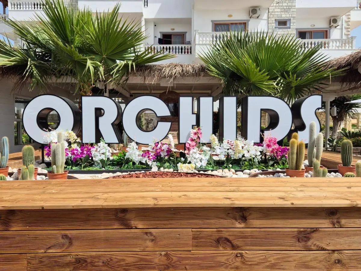 ORCHIDS Hotel