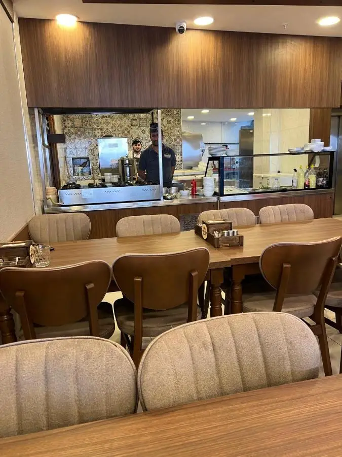 E5 PARK OTEL