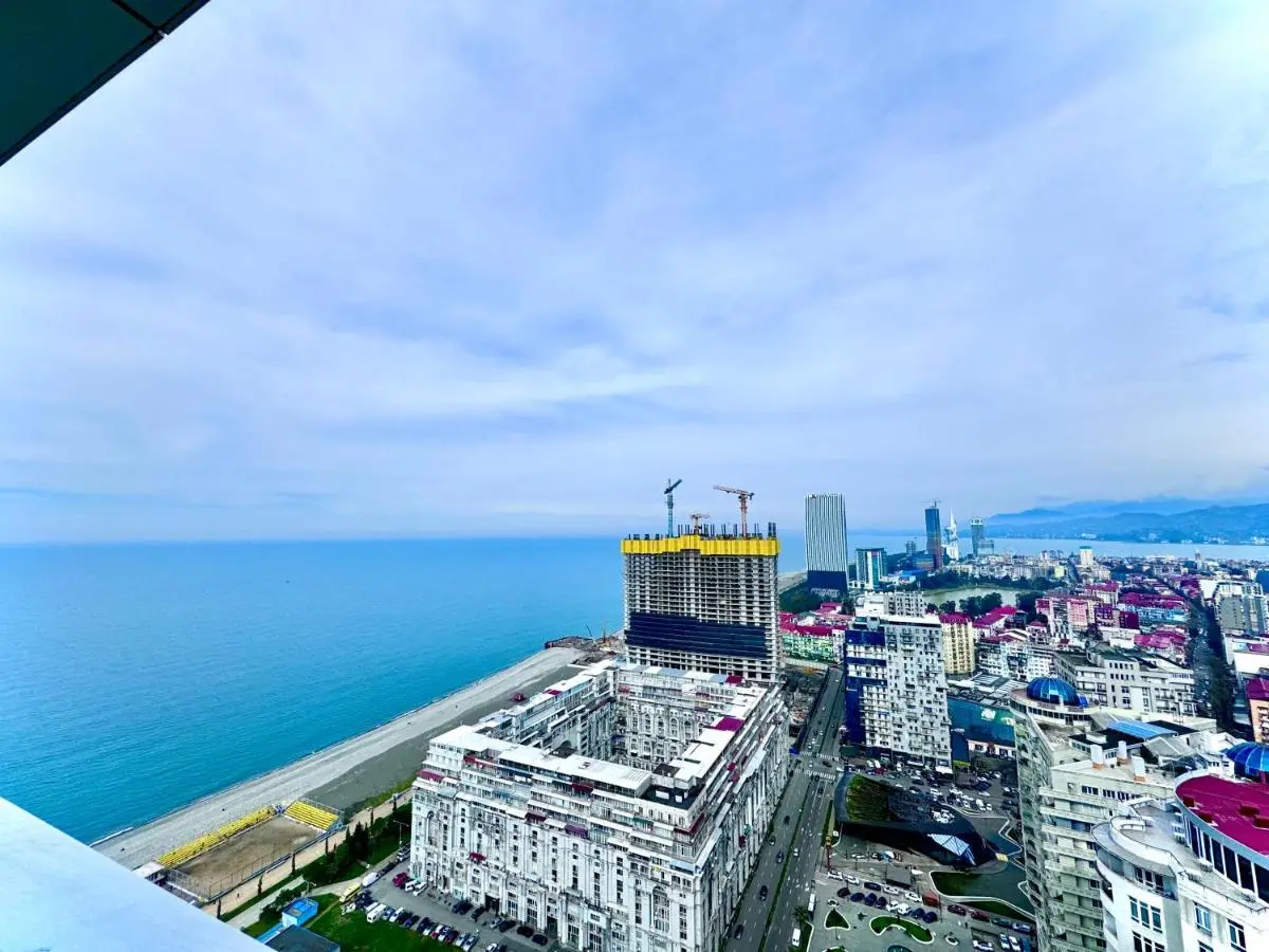 Sunshine Signature Apartments in Alliance Palace
