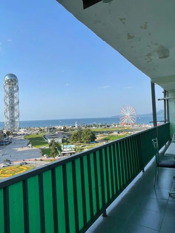 Апартаменты с видом на море - ул. Ахметели, 3
