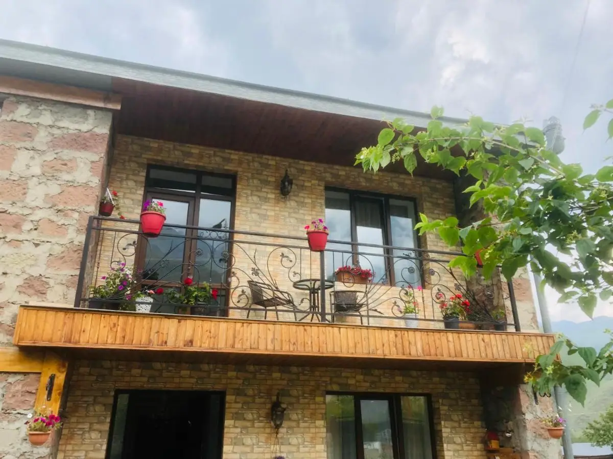 Ia's Guest House