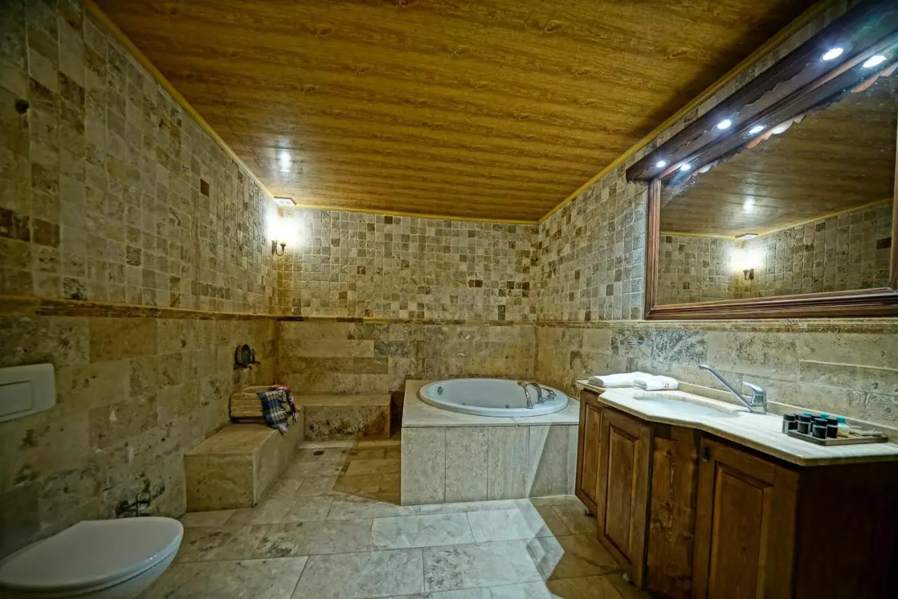 Holiday Cave Hotel