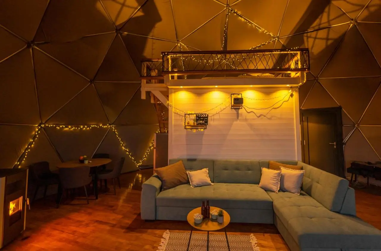 Continental Adventure Resort - Mountain Escape & Glamping