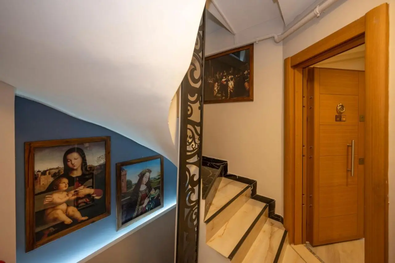 Marida Suit - Istanbul Taksim