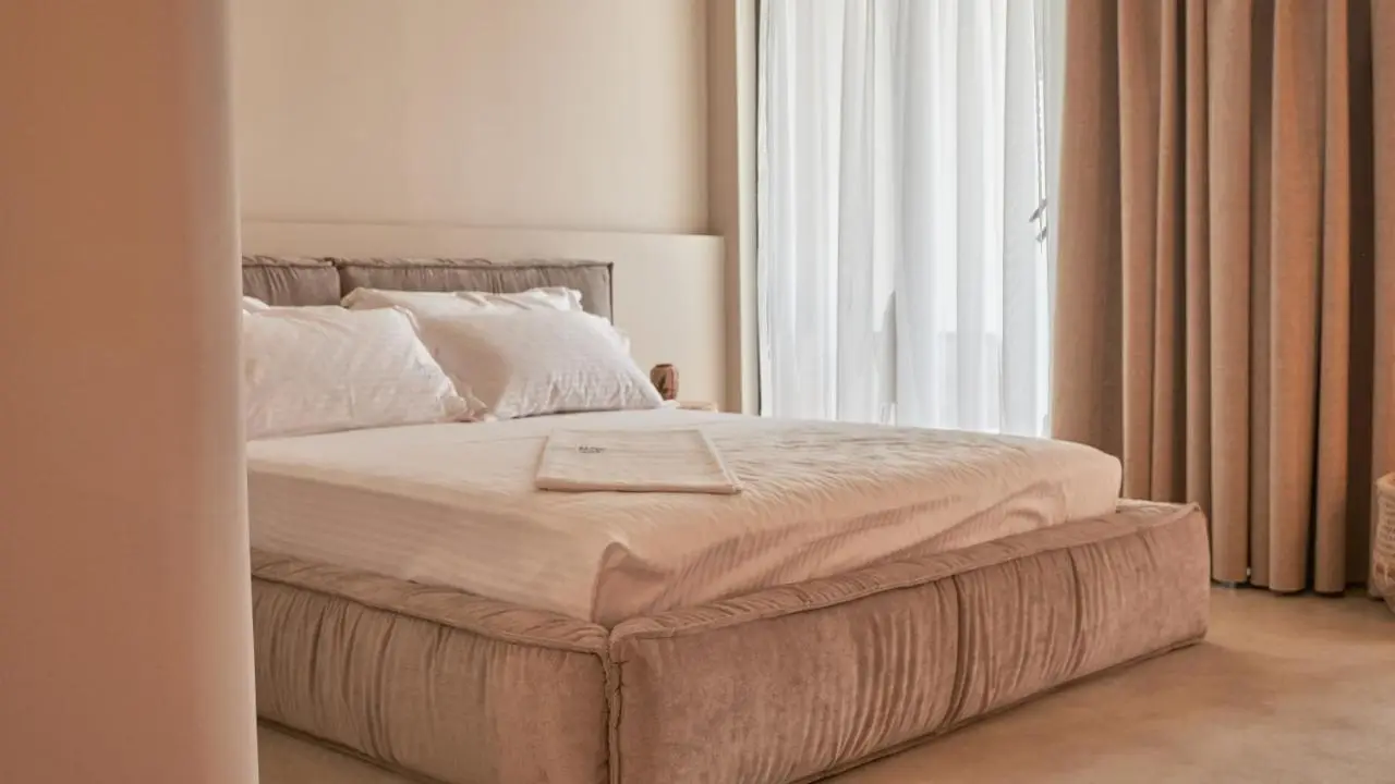 Azar Luxury Suites