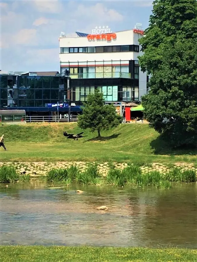 Orange Hotel