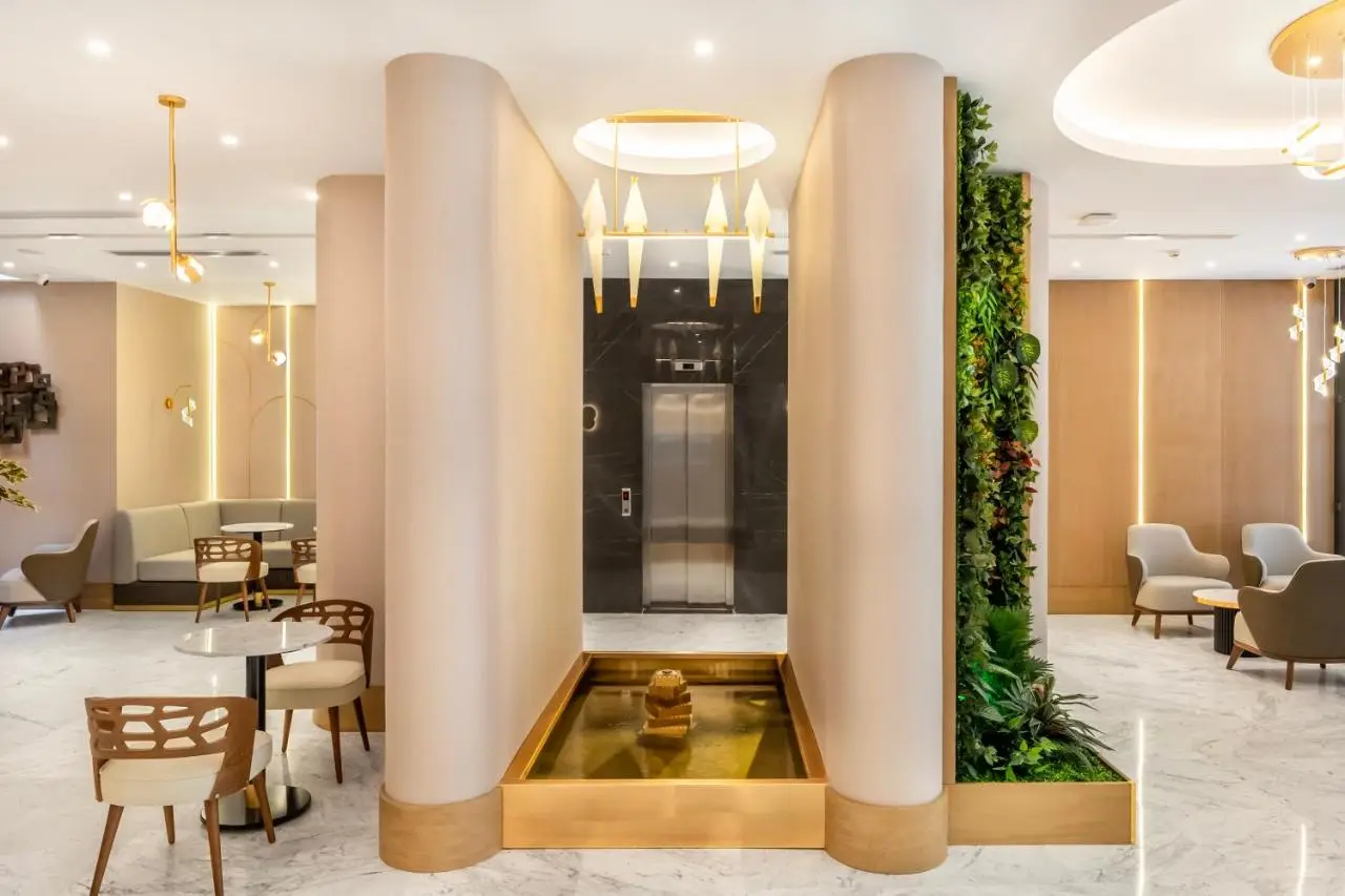 Hotel Bristol