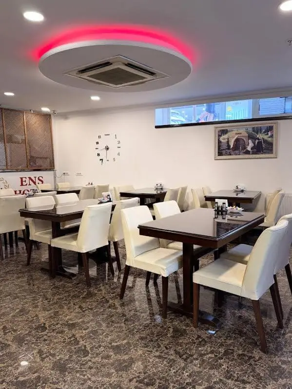 Ens Hotel