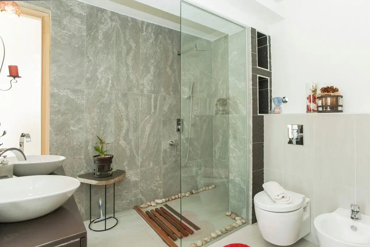 Luxury 2 bedroom apartment with pool