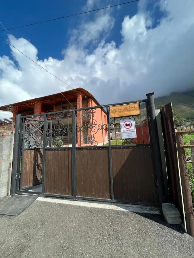 Wander Kazbegi Hotel