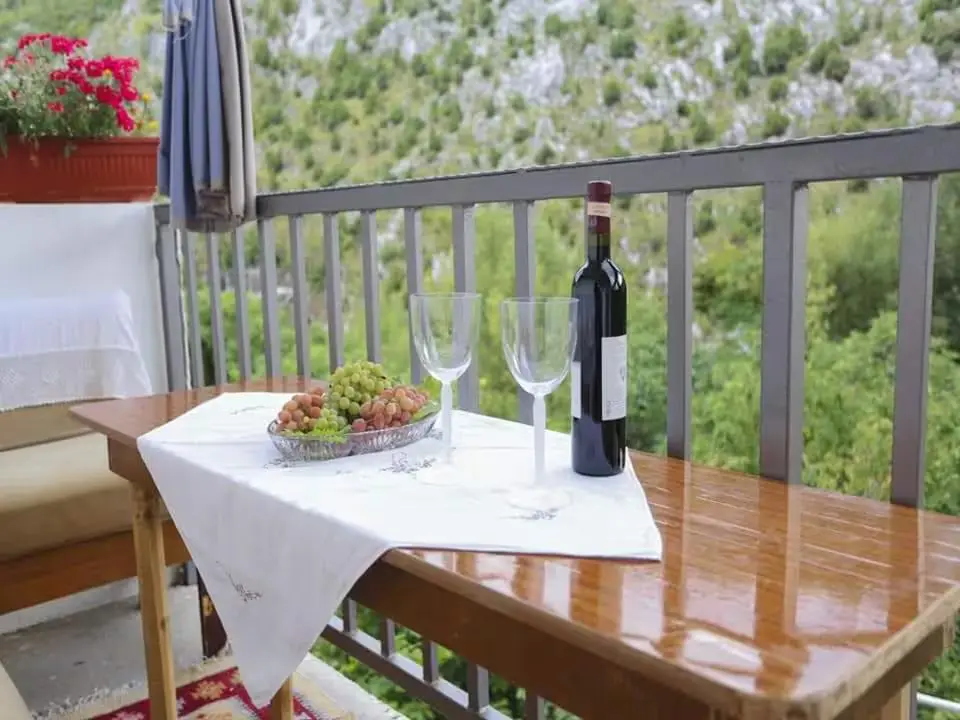 Maida apartment overlooking the river