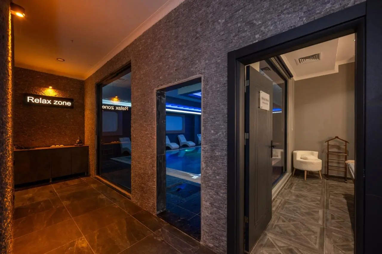 The Nirvanas Hotel