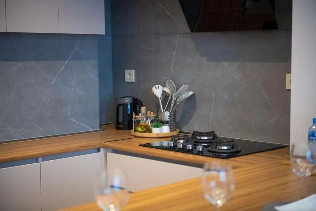 ProRealty -2BR apartment with fantastic view to city