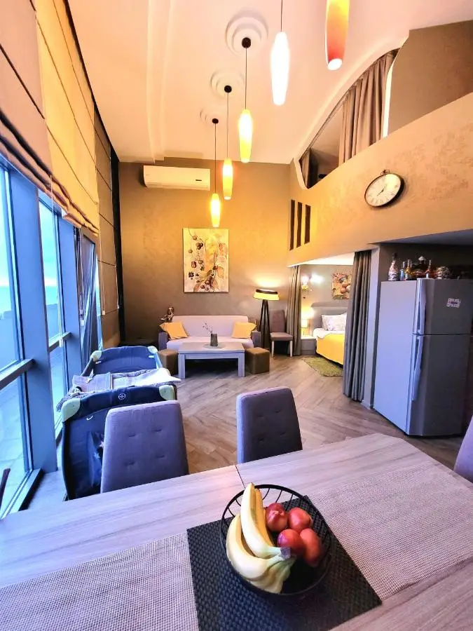 2 levels penthouse with a SUNSET SEA VIEW! Balcony and window 8x4m!