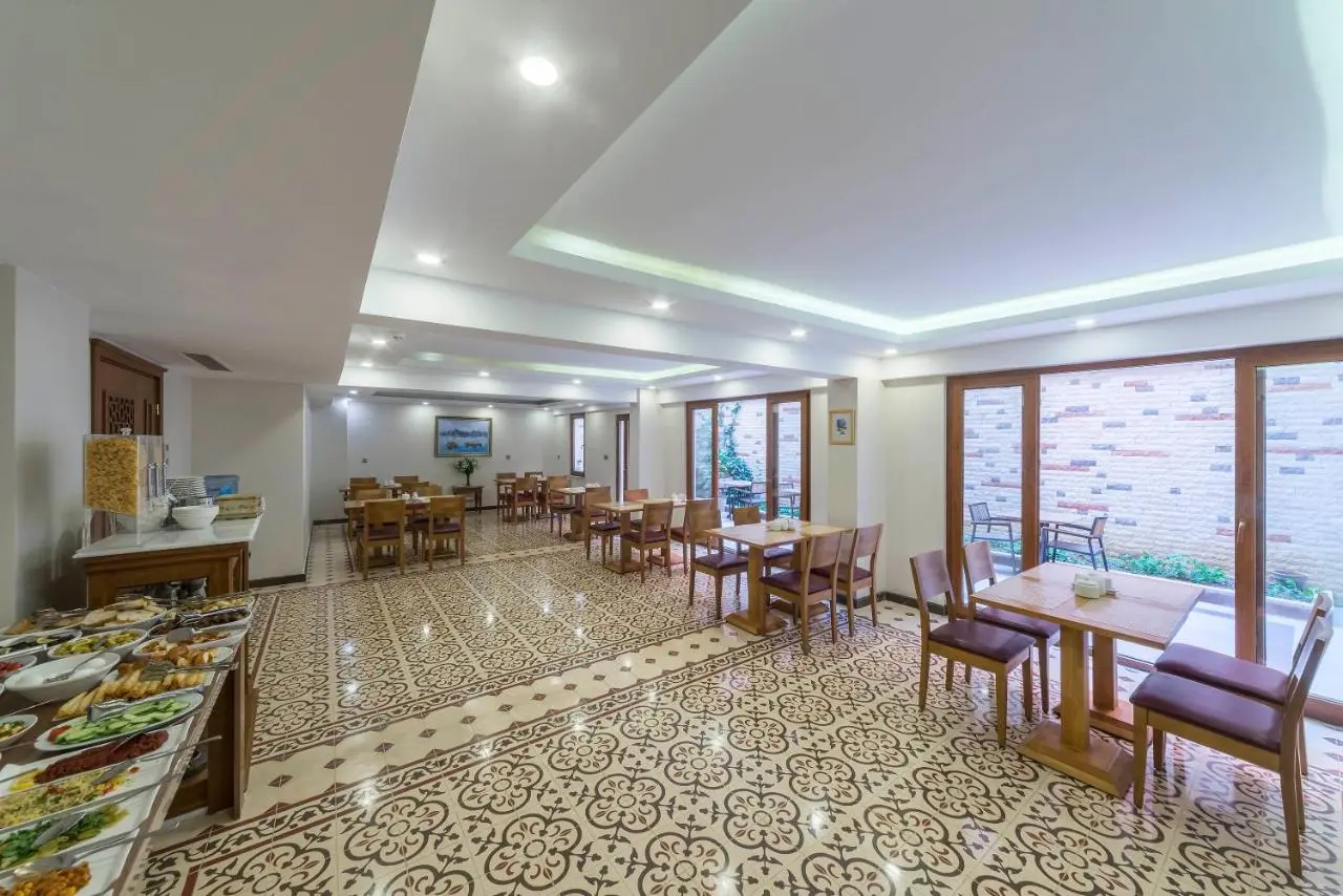 Lalinn Hotel