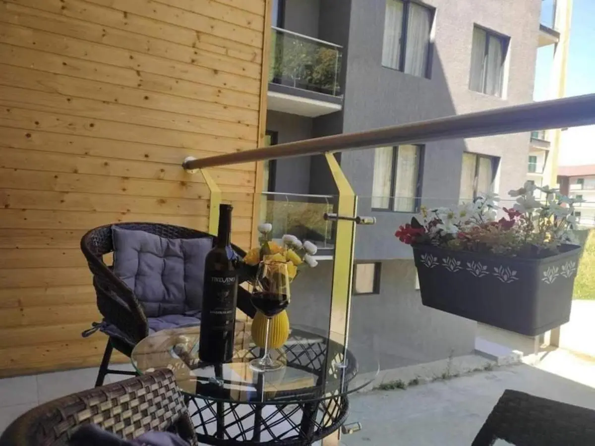 Crystal Wood Apartment 213