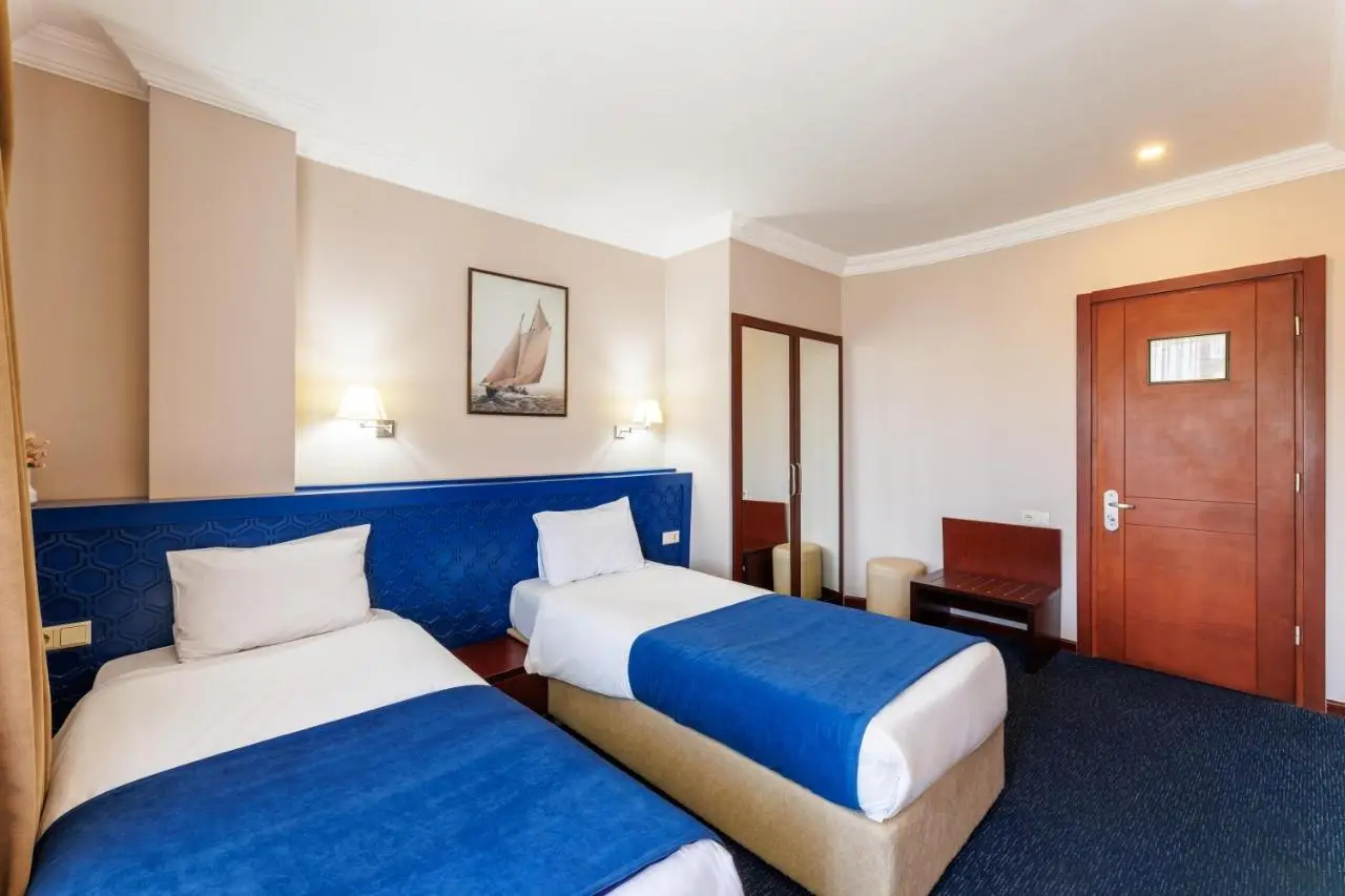 Cruise Hotel