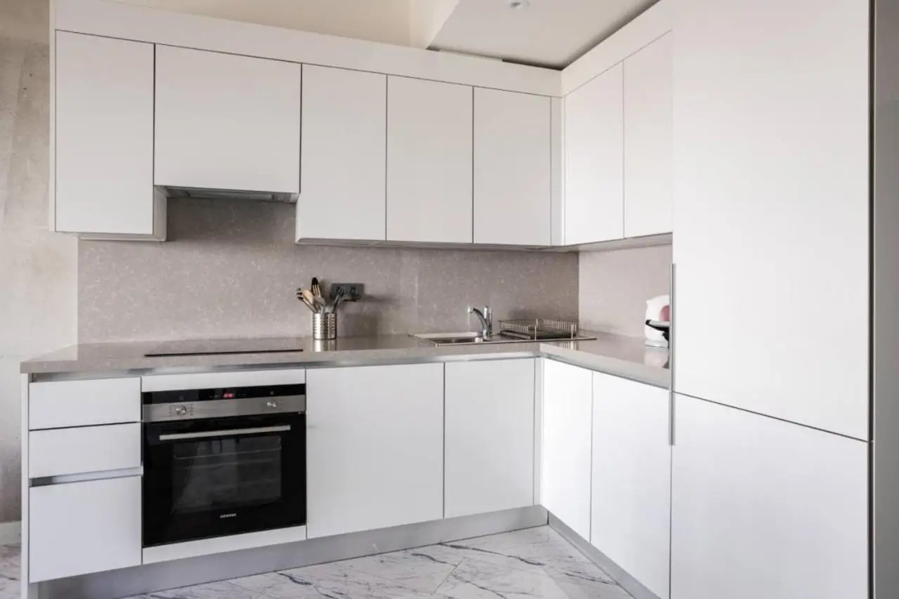 Gorgeous Modern 1BD Condo Views w PoolGym! #255