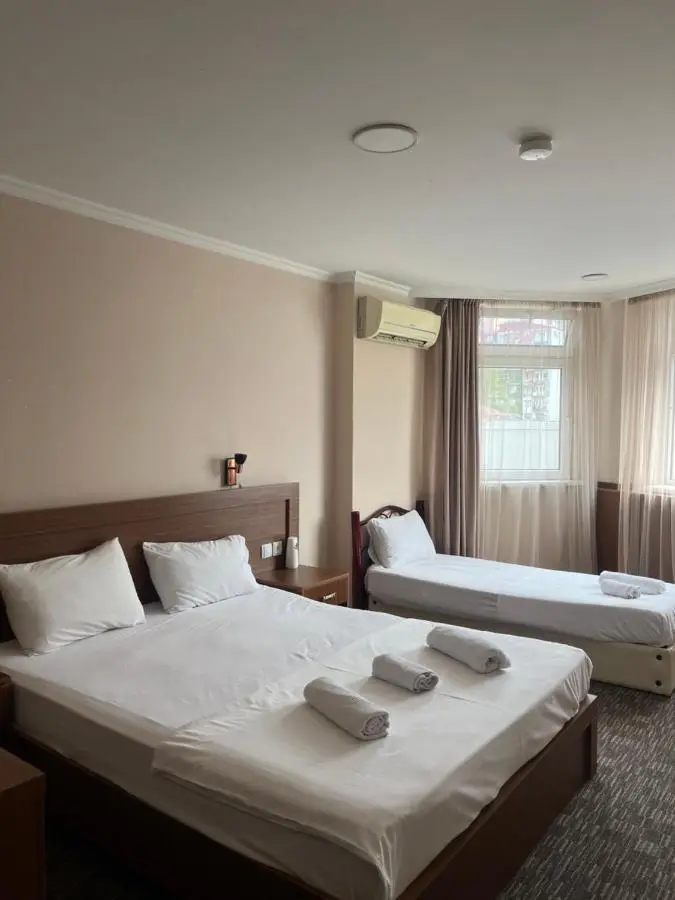HOTEL L - Bakuri