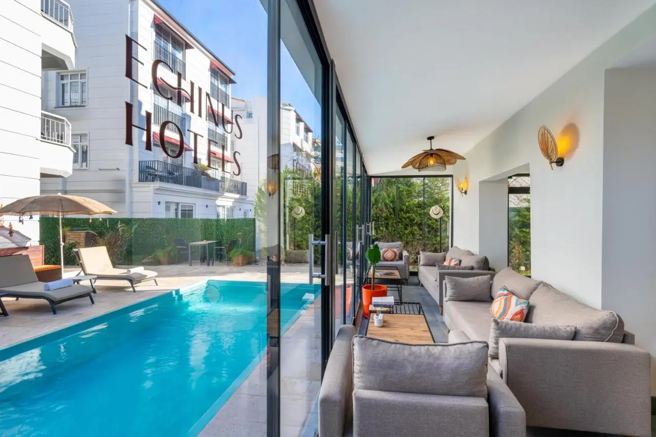 Echinus Lara Hotel