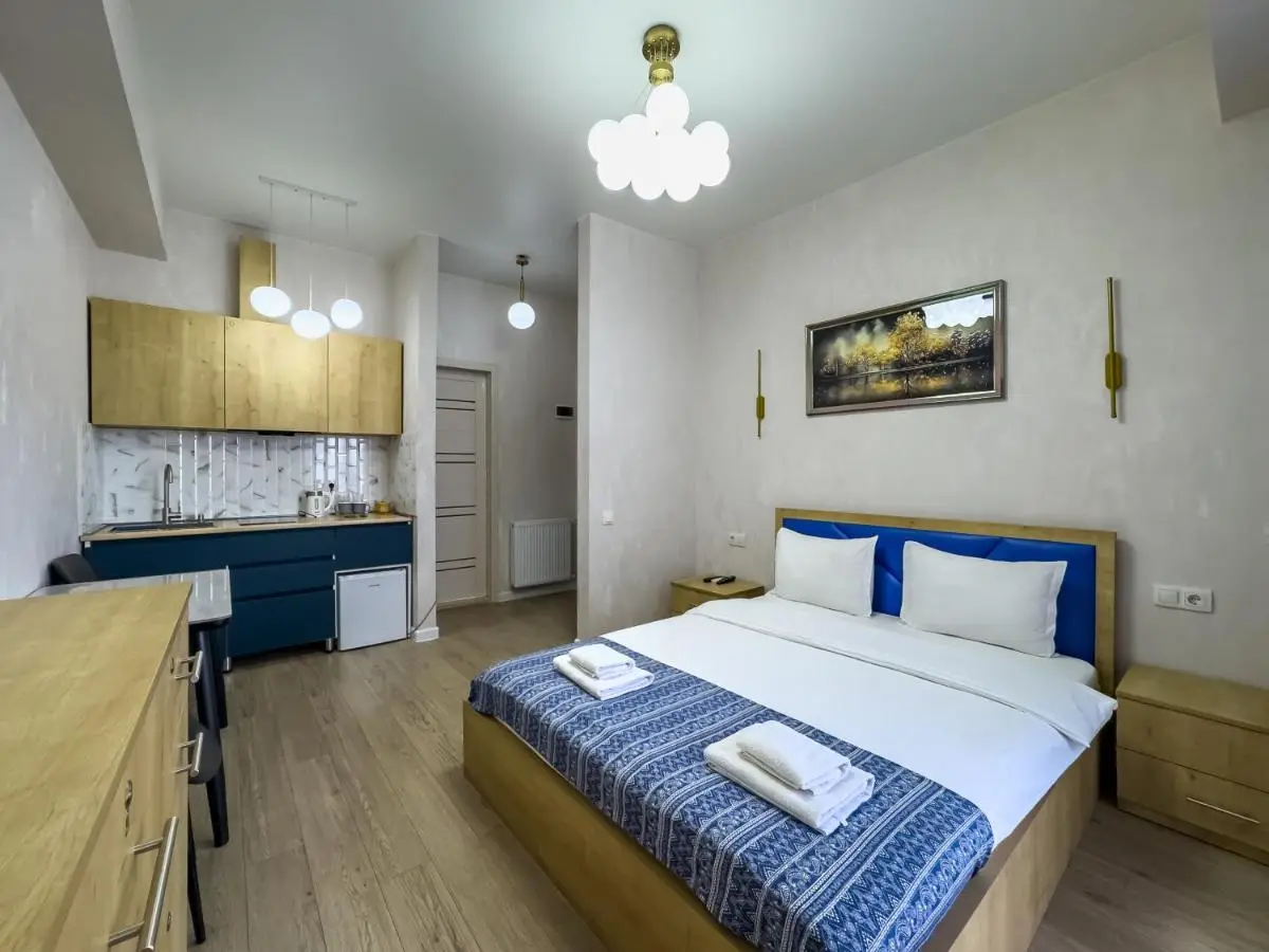 Shirin And Cozy Apartment With Jacuzzi Balcony