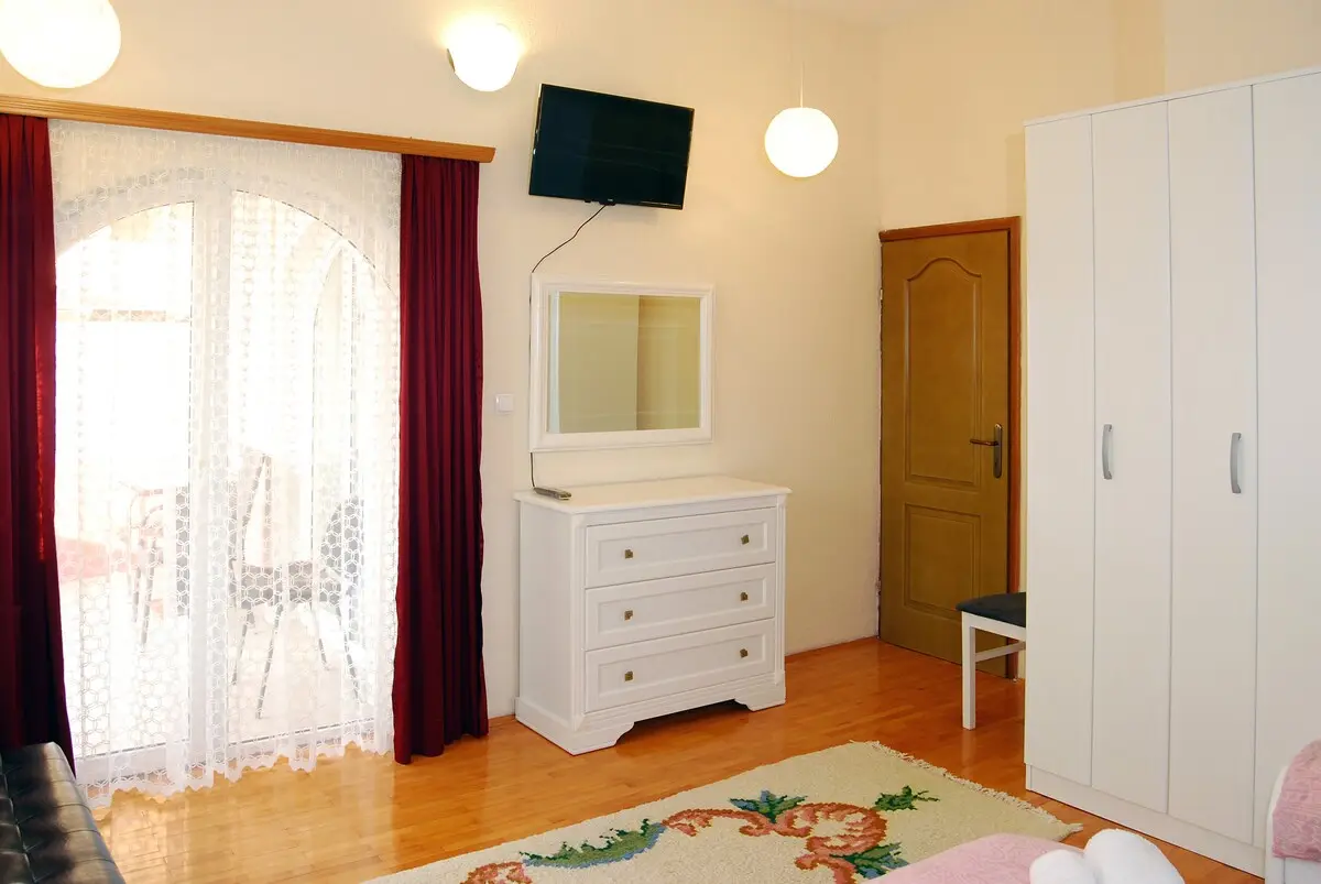 Villa Katarina - Family vacation home with pool