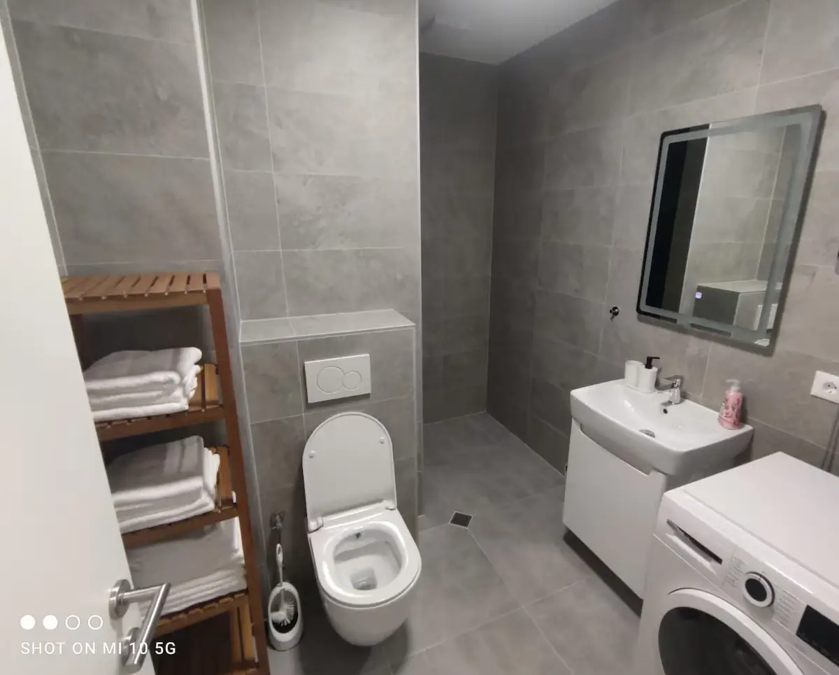 NEW Modern Apartment near the Center