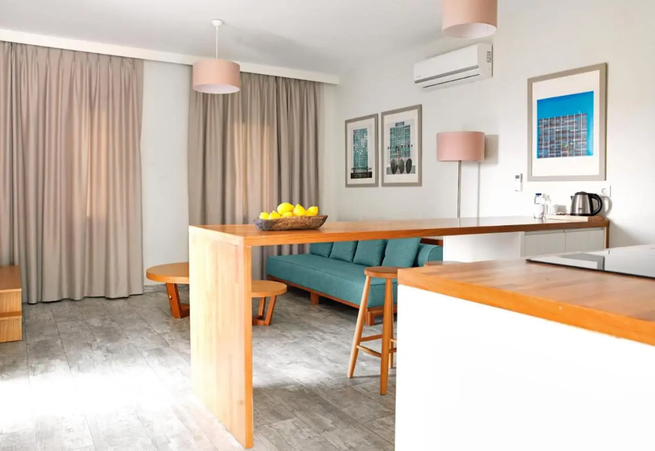 Dorman Suites