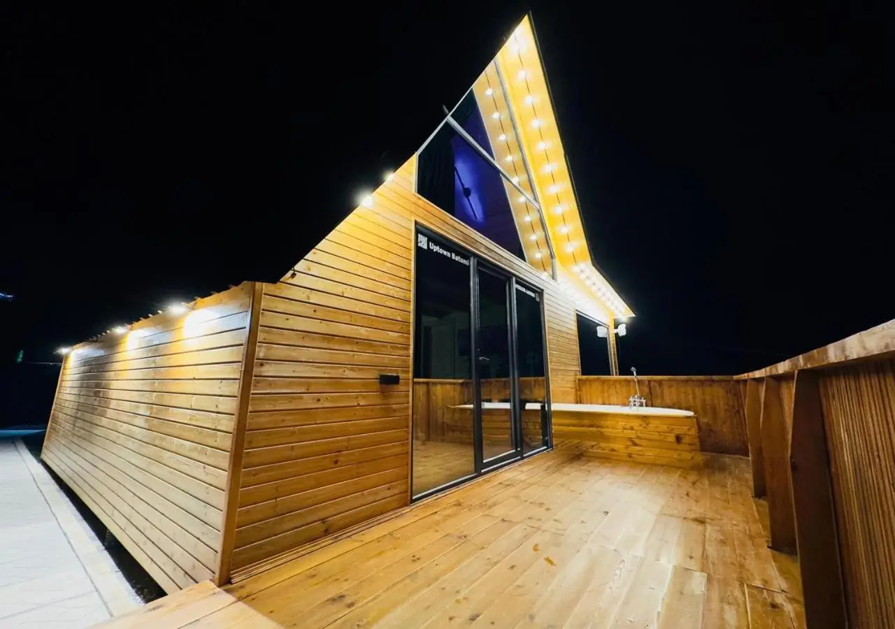 Uptown Batumi Yard & Jacuzzi