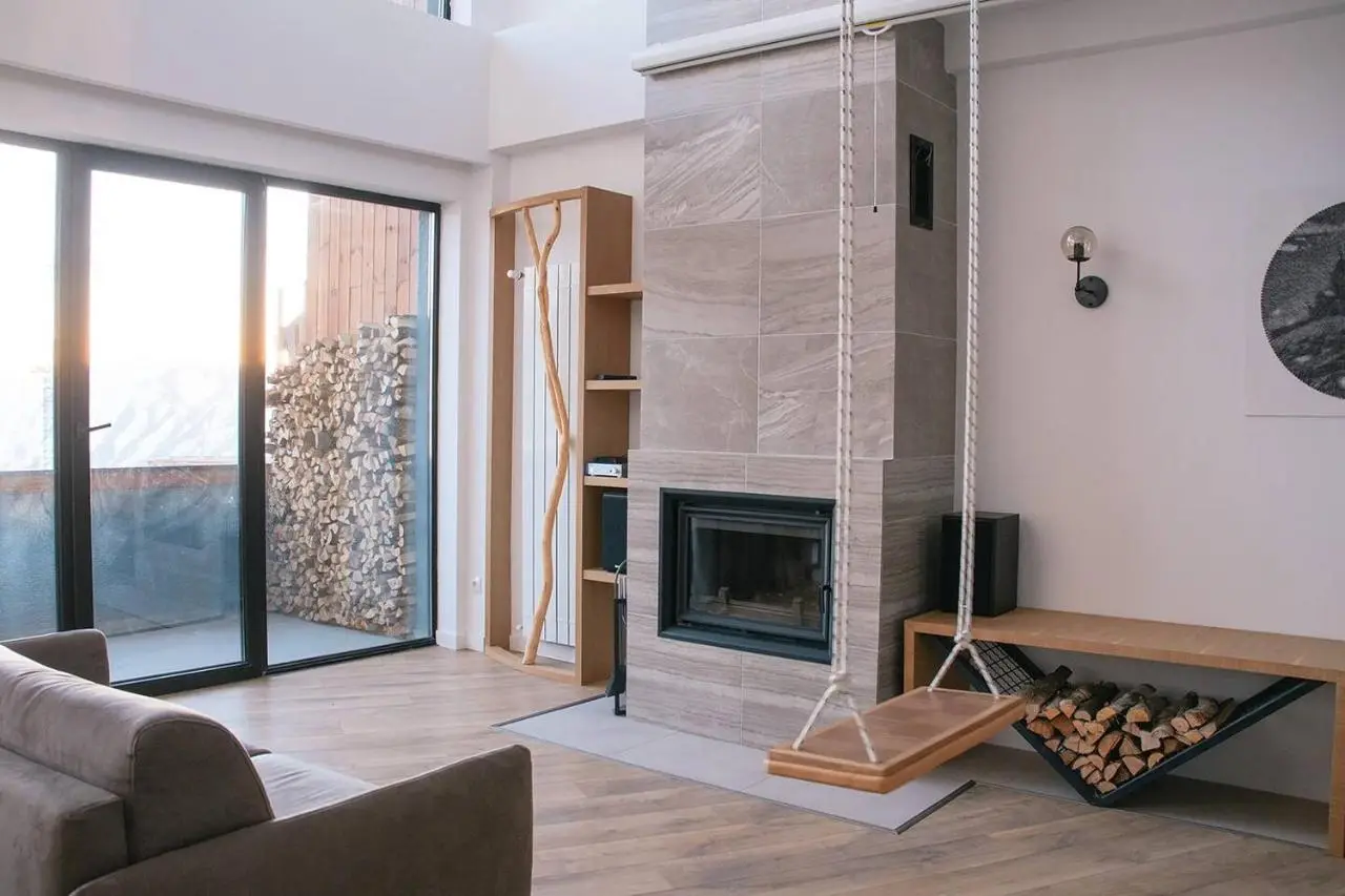 Gudauri Summer Apartment - Fireplace, Netflix on 100" Projector Screen, Full kitchen