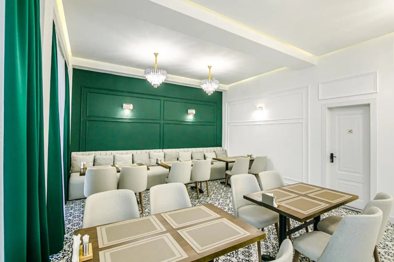 GREEN PARK HOTEl