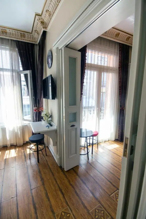 IQ Hotel