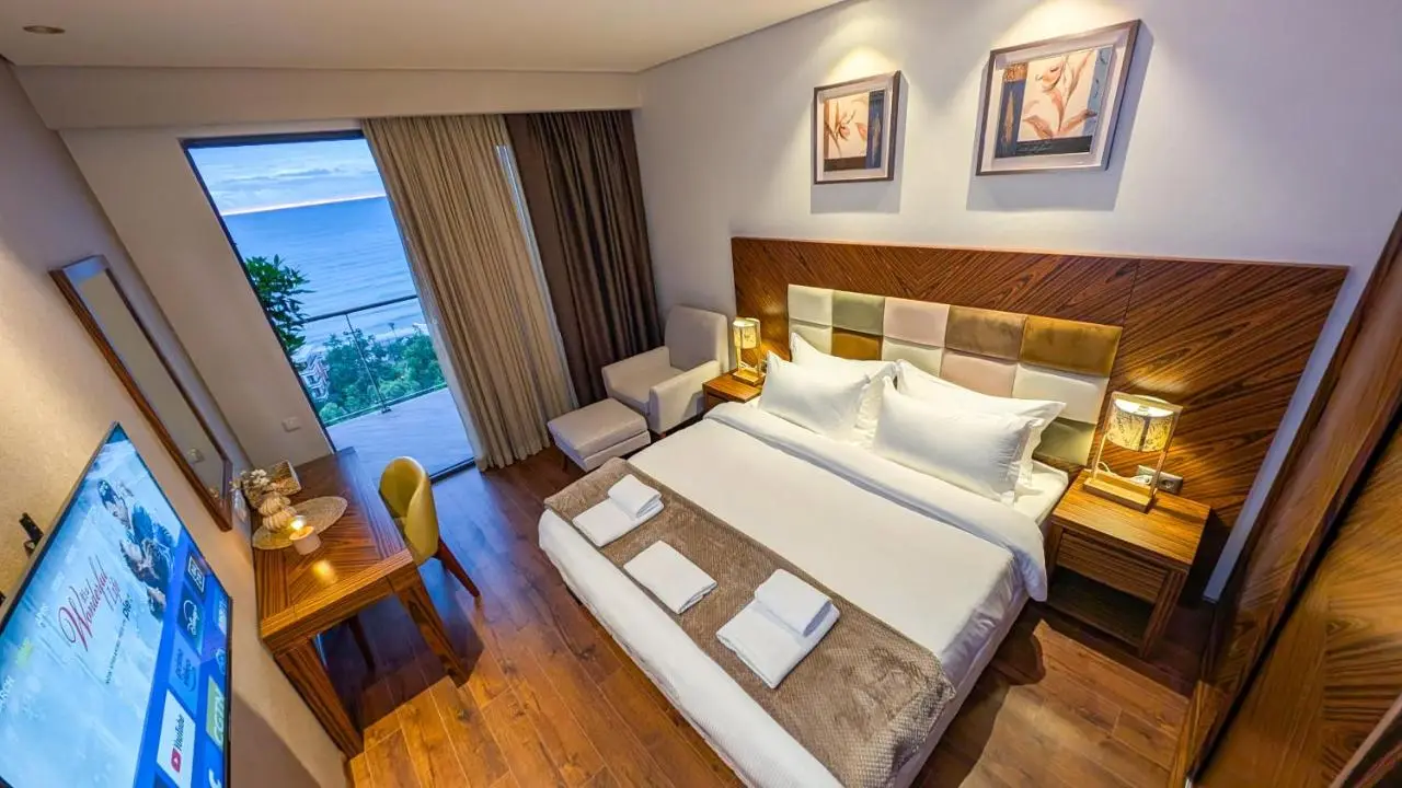 Luxury Dreamland Oasis Apartments