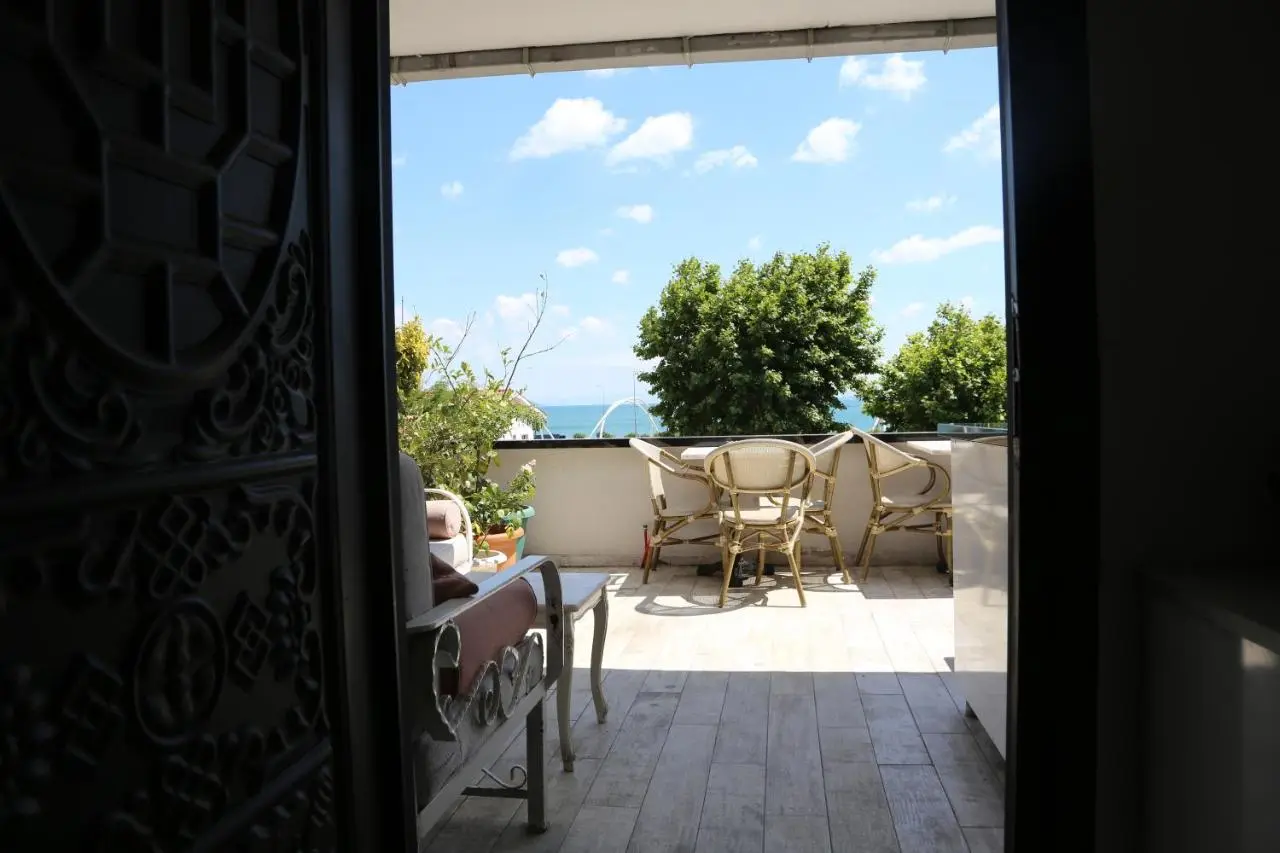 Arat Apartments
