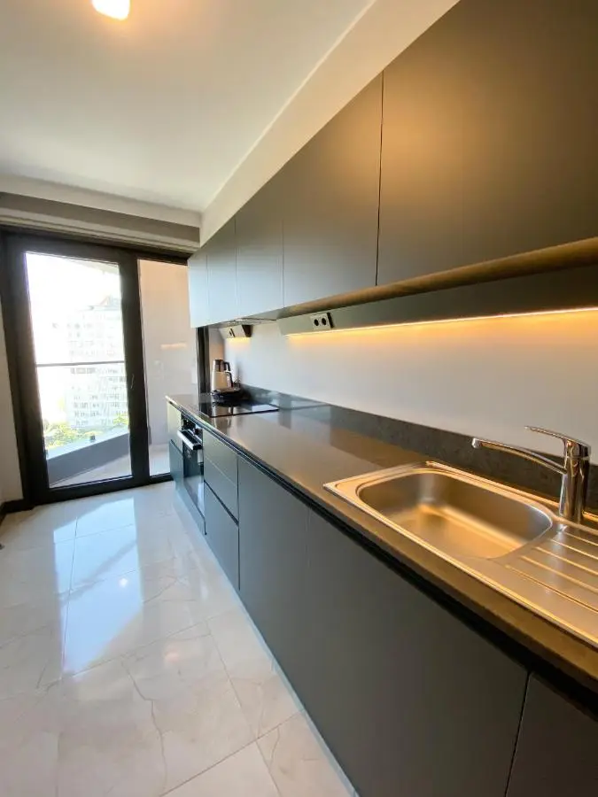 Luxury Central Fully Equipped 3BR 2BA Apartment by Siena Suites