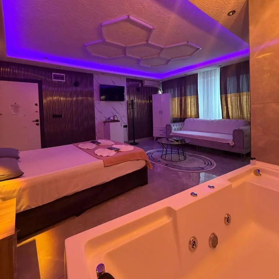 KRAL GRAND OTEl
