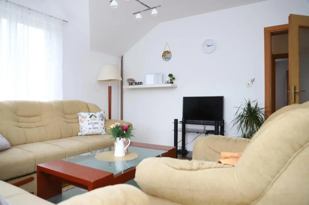 Apartman AS na jezeru