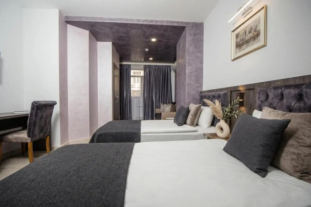 Passage Hotel & Apartments
