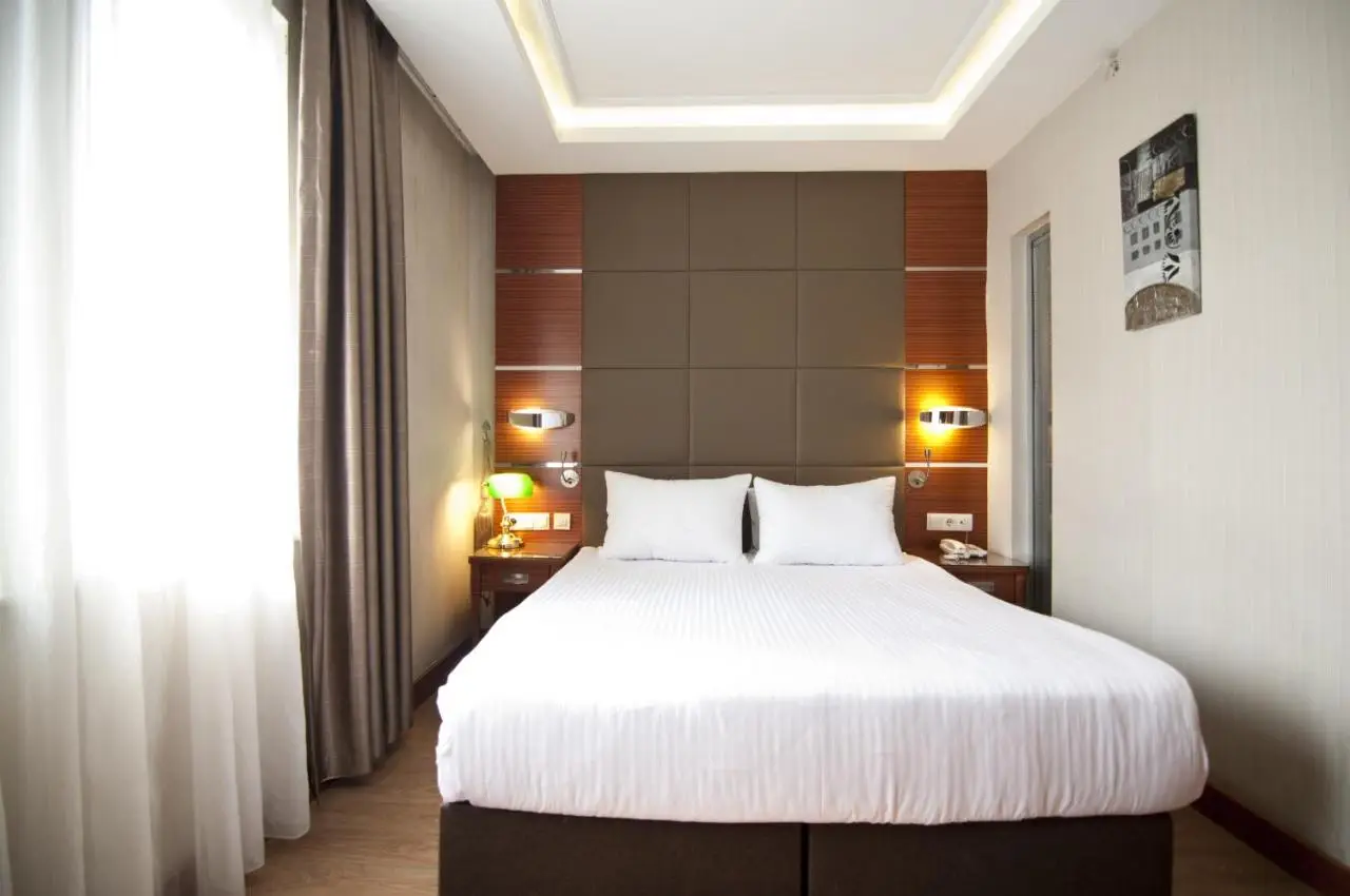 Glorious Hotel