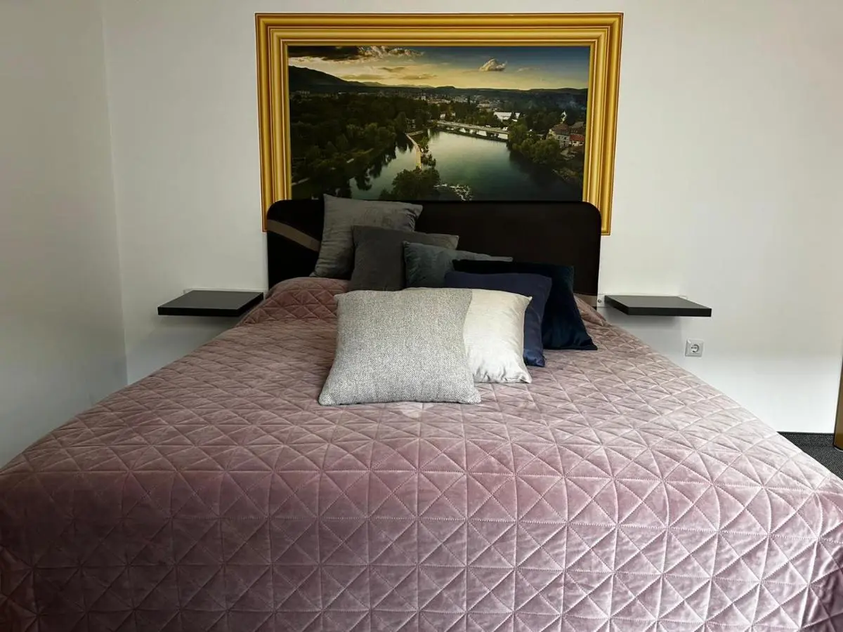 Motel Medium