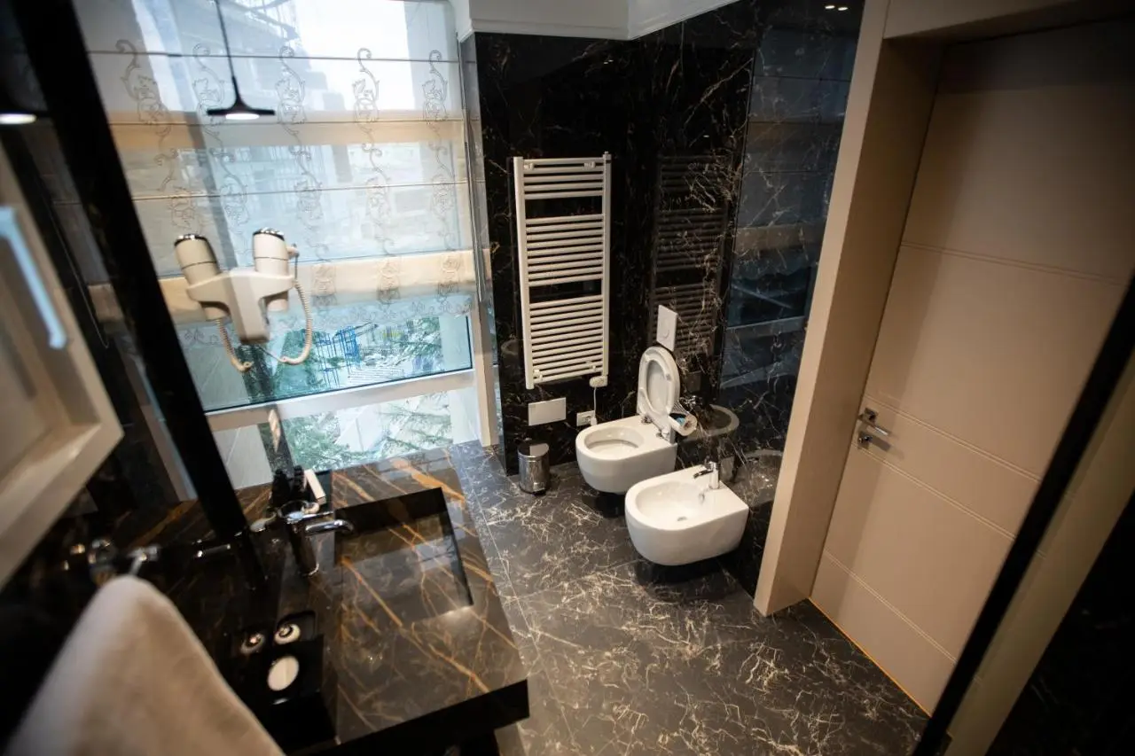 Seven Luxury Suites
